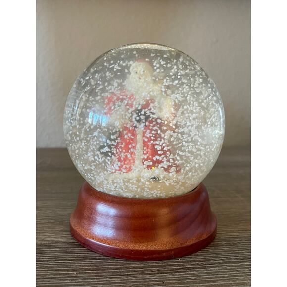 Vintage Impulse Santa Waterglobe - Picture 2 of 6